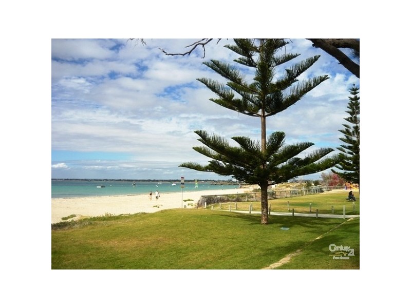 106 Janis Street, Halls Head WA 6210