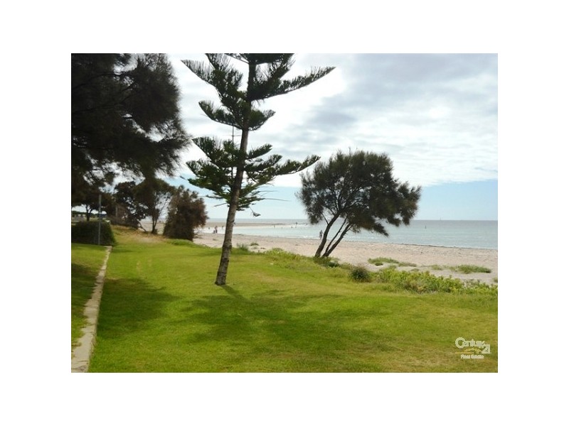 106 Janis Street, Halls Head WA 6210