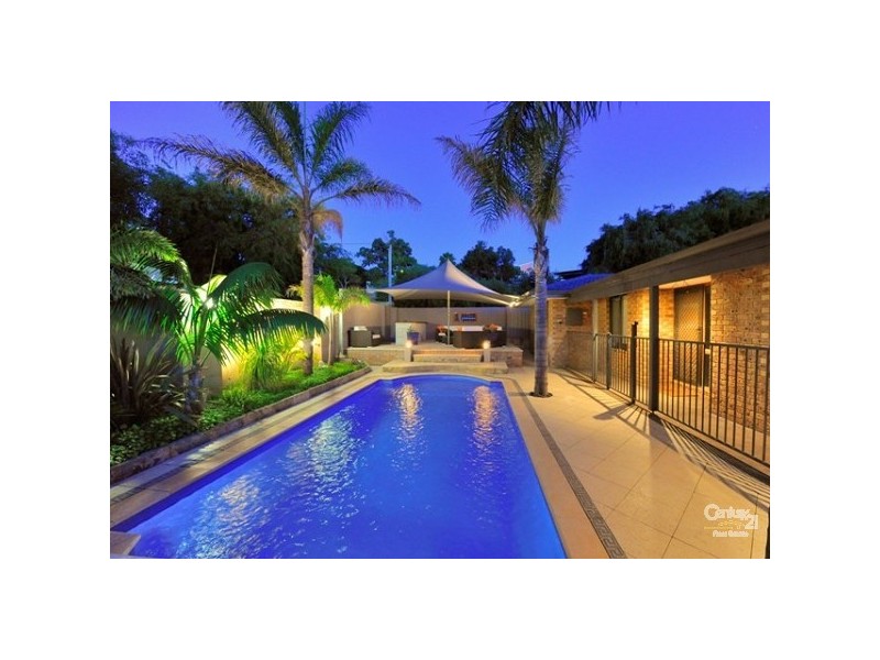 1 Hyacinth Place, Madora Bay WA 6210