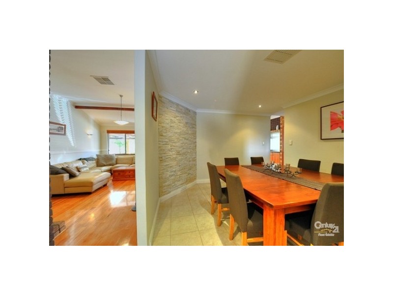 1 Hyacinth Place, Madora Bay WA 6210