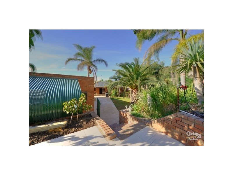 1 Hyacinth Place, Madora Bay WA 6210