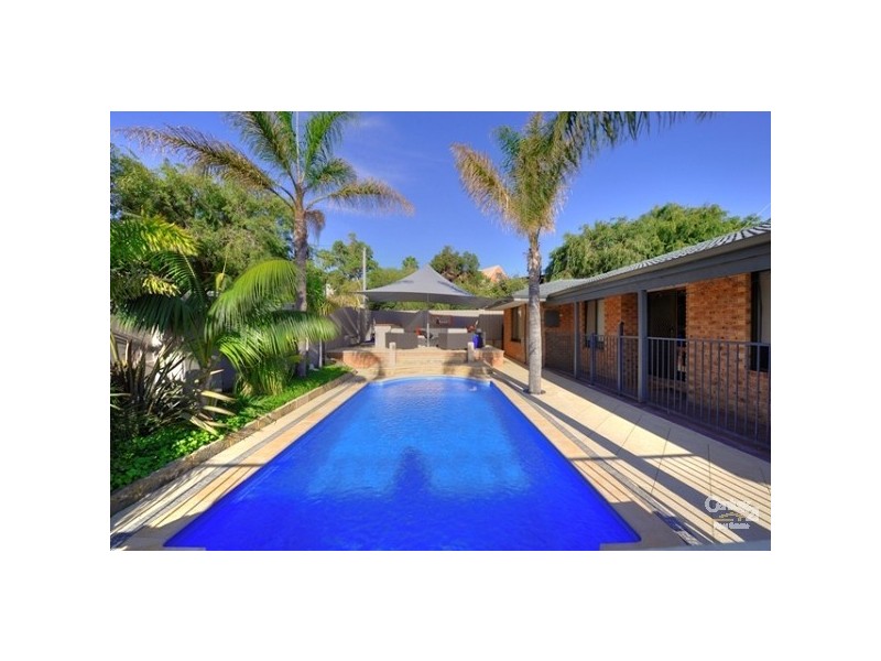 1 Hyacinth Place, Madora Bay WA 6210
