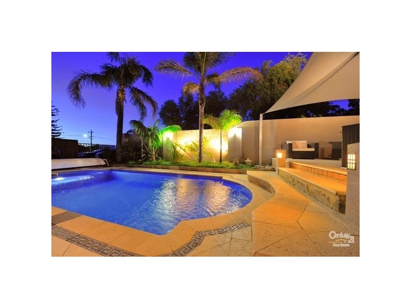 1 Hyacinth Place, Madora Bay WA 6210