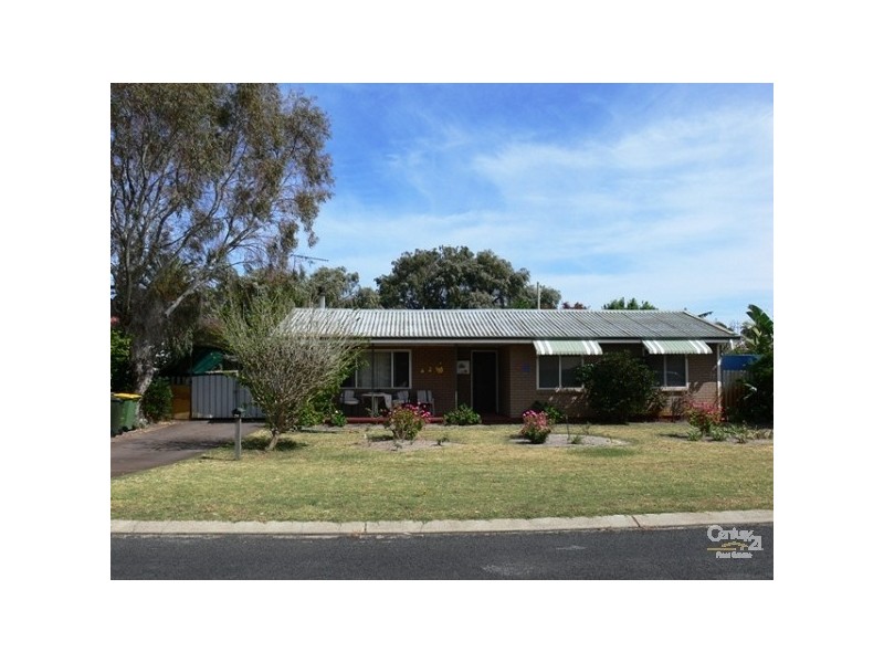 8 Sage Court, Halls Head WA 6210