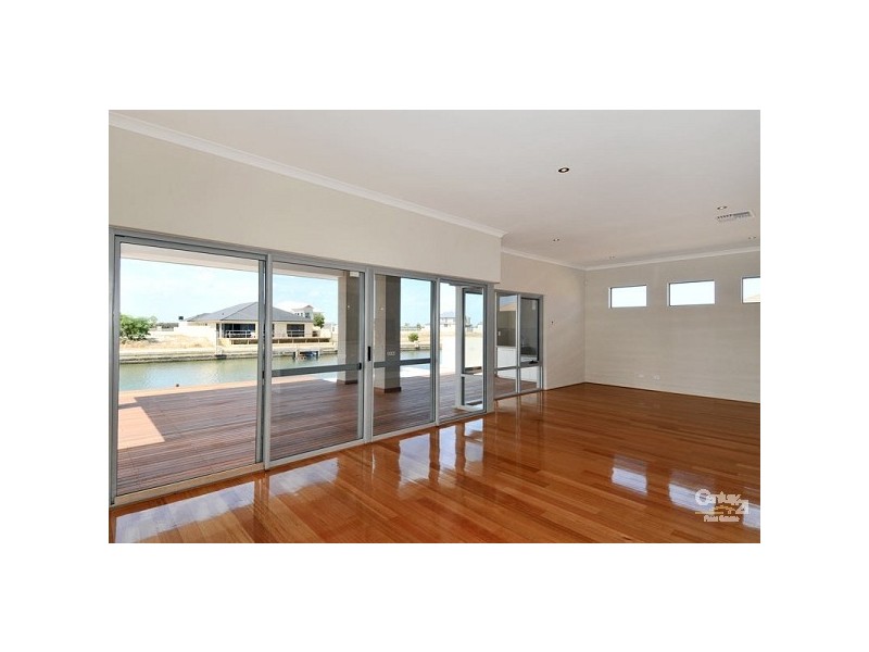 9 Twilight Court, Dudley Park WA 6210