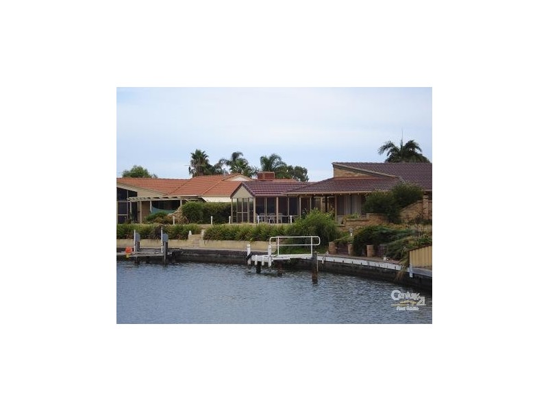 9 Blackwood Parade, DUDLEY PARK, Mandurah WA 6210 the real estate