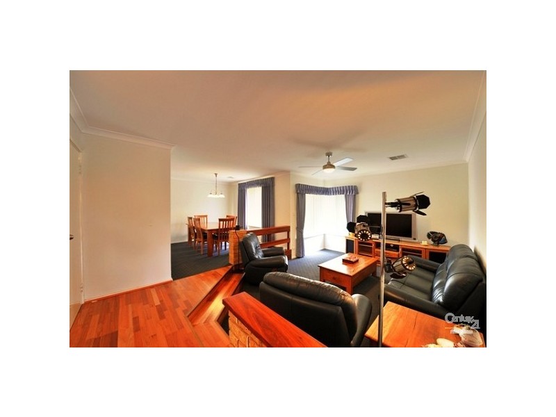 18 Seawind Drive, Silver Sands WA 6210