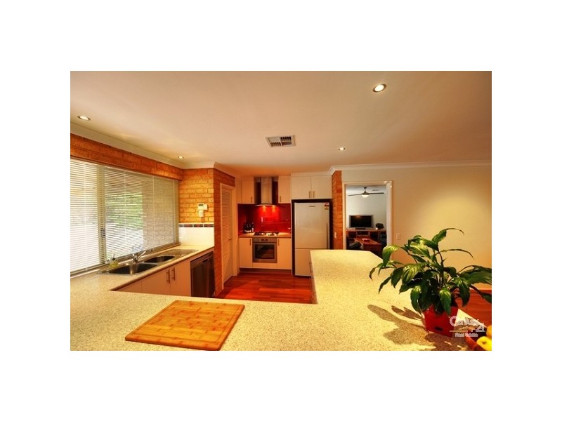 18 Seawind Drive, Silver Sands WA 6210