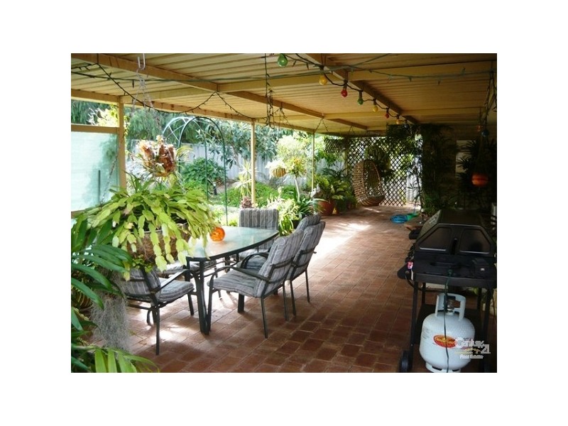 3 Kingfisher Drive, Halls Head WA 6210