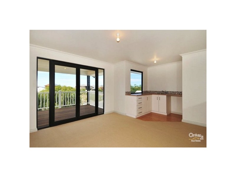 22a Queen Parade, Wannanup WA 6210