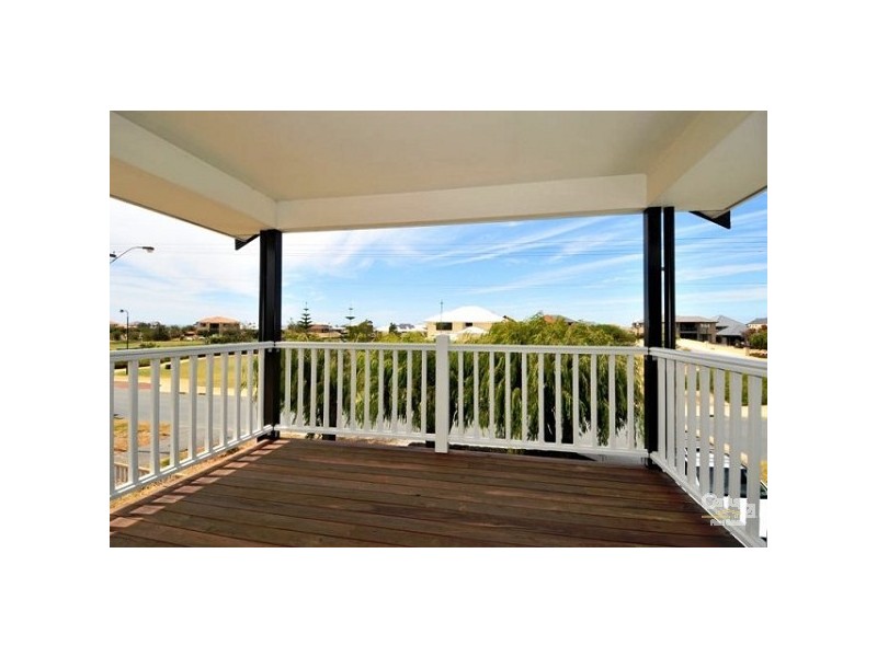 22a Queen Parade, Wannanup WA 6210