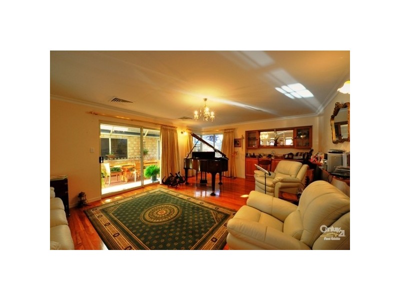 1 Carnarvon Way, Erskine WA 6210