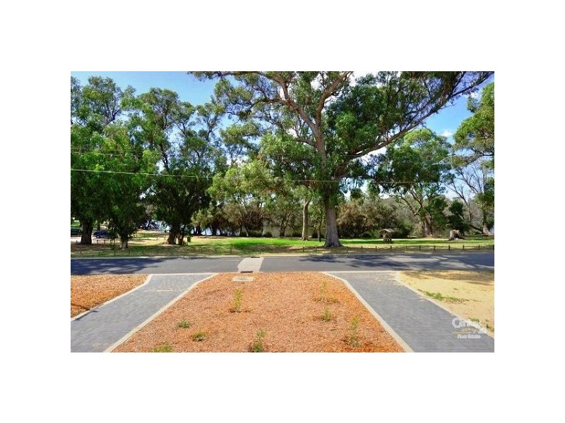 11 Redcliffe Road, Riverside Gardens, Greenfields WA 6210