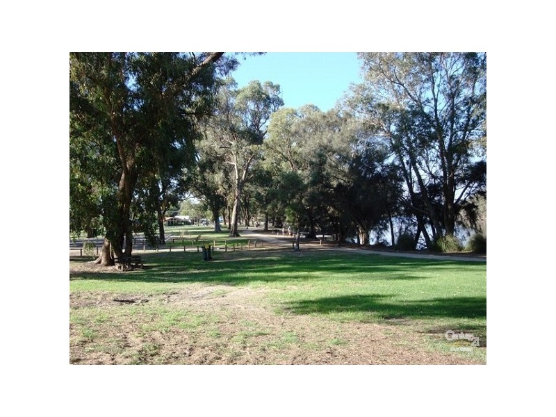 11 Redcliffe Road, Riverside Gardens, Greenfields WA 6210