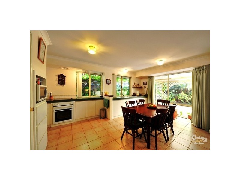 2 Banyon Close, Halls Head WA 6210