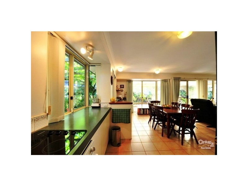 2 Banyon Close, Halls Head WA 6210