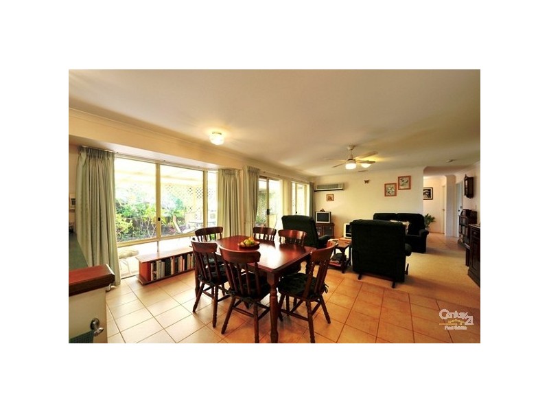 2 Banyon Close, Halls Head WA 6210
