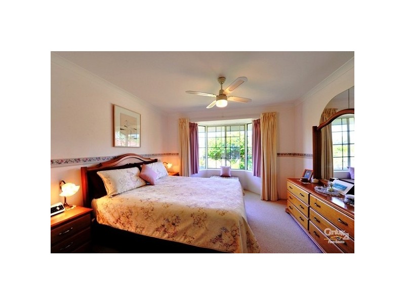 2 Banyon Close, Halls Head WA 6210