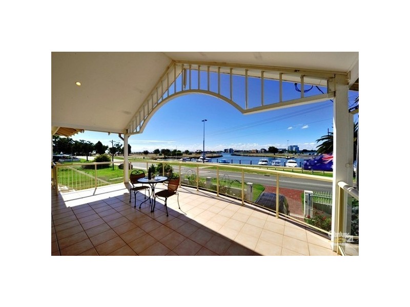 46 Mary Street, Halls Head WA 6210