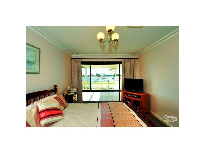 46 Mary Street, Halls Head WA 6210