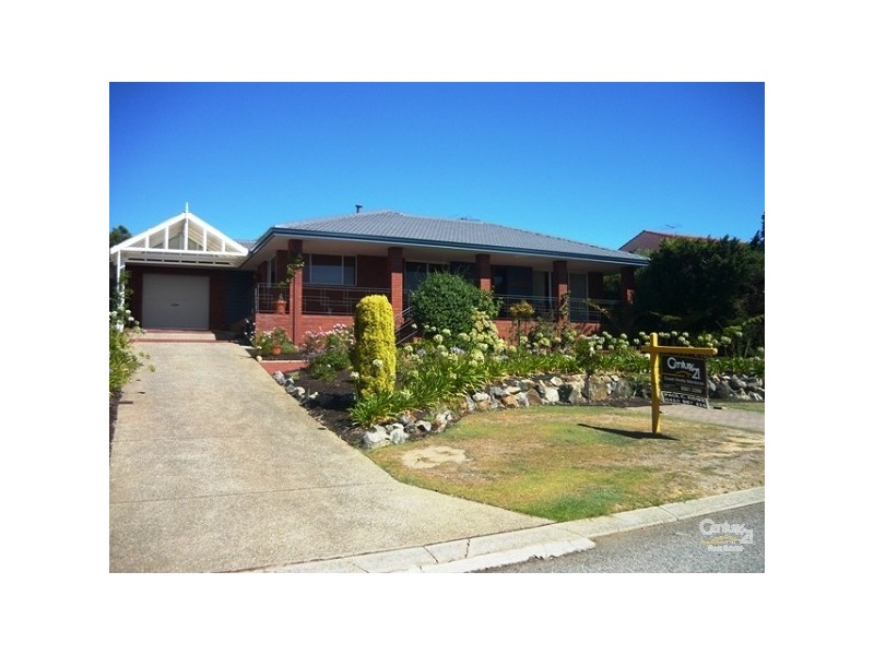 18 Carina Circle, Halls Head WA 6210