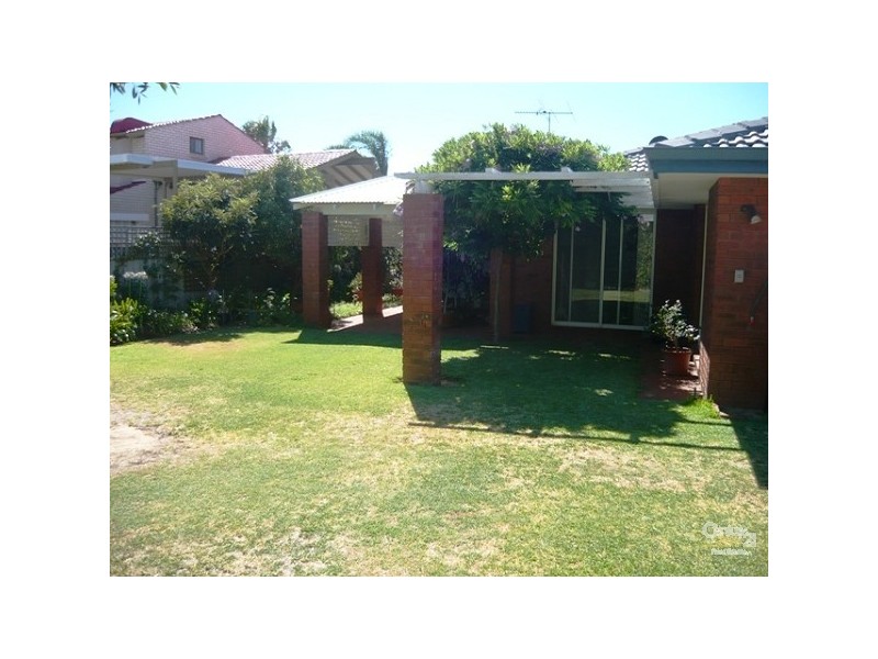 18 Carina Circle, Halls Head WA 6210