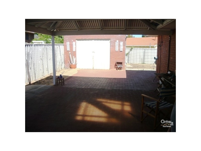 18 Carina Circle, Halls Head WA 6210