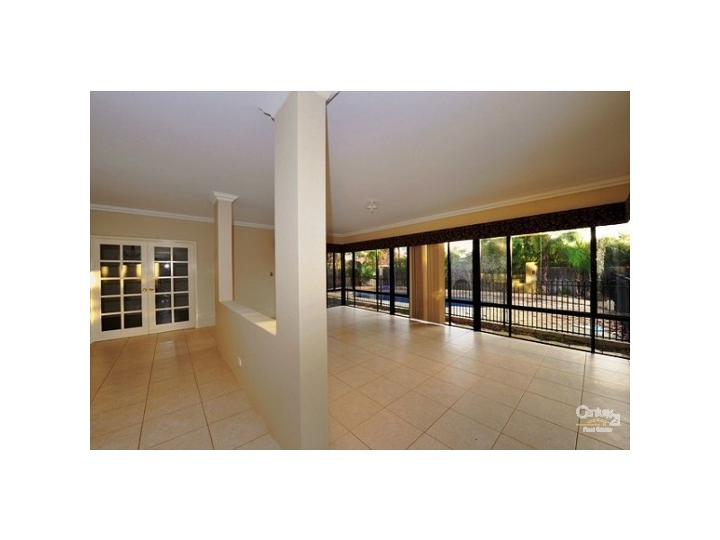 27 Macquarie Drive, Coodanup WA 6210