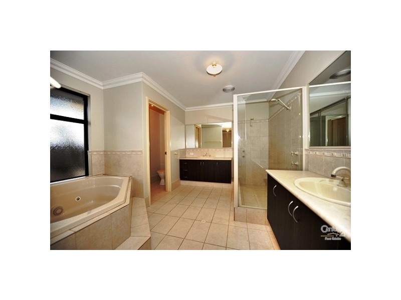 27 Macquarie Drive, Coodanup WA 6210