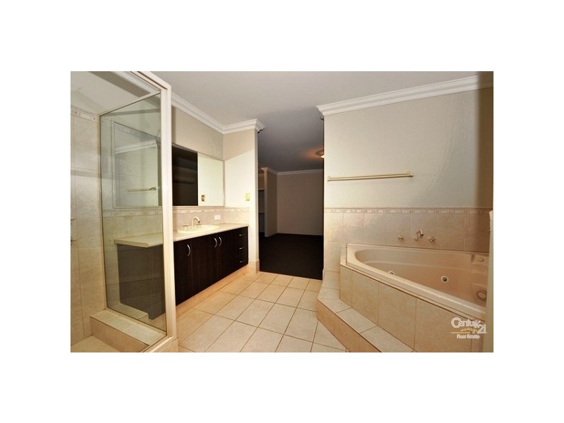 27 Macquarie Drive, Coodanup WA 6210