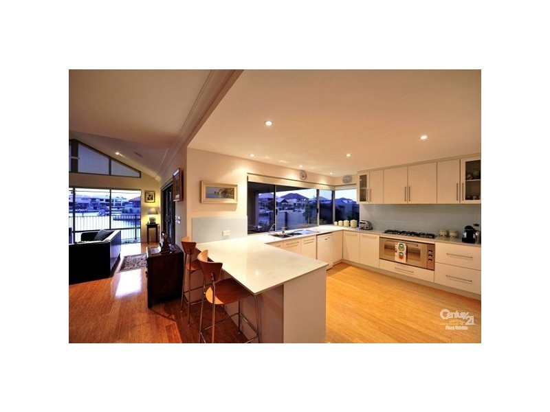 36 Leisure Way, Halls Head WA 6210