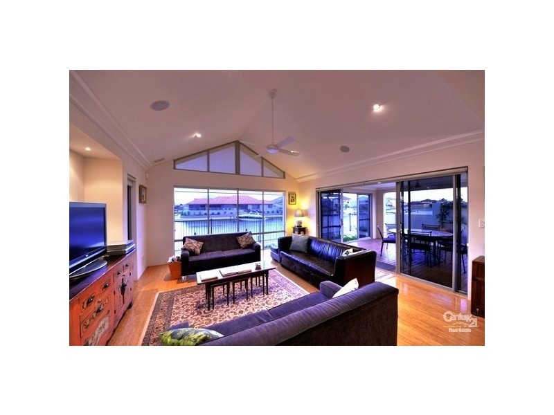 36 Leisure Way, Halls Head WA 6210