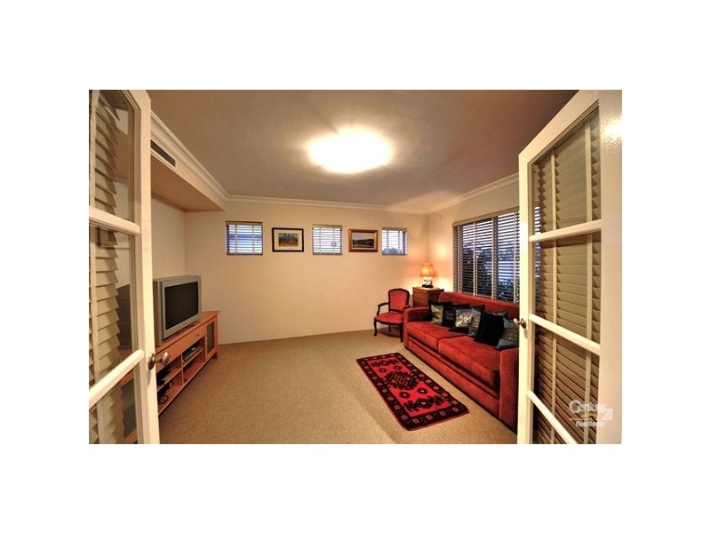 36 Leisure Way, Halls Head WA 6210