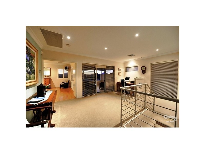 36 Leisure Way, Halls Head WA 6210