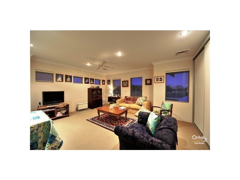 36 Leisure Way, Halls Head WA 6210