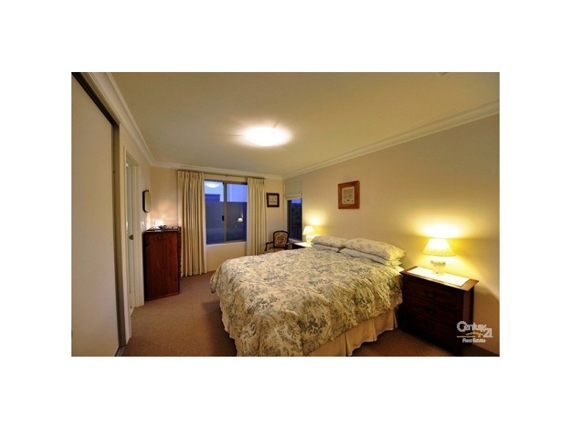36 Leisure Way, Halls Head WA 6210
