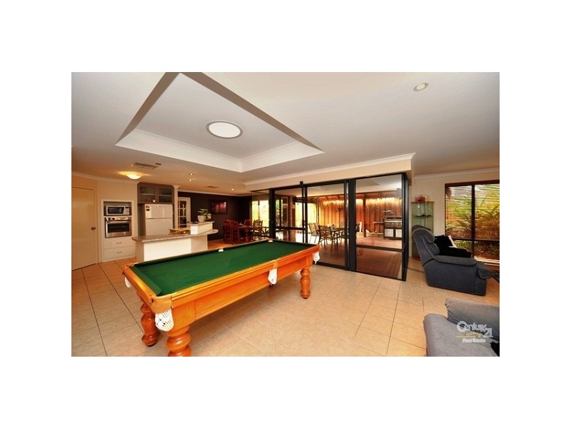 10 Honeymyrtle Grange, Halls Head WA 6210