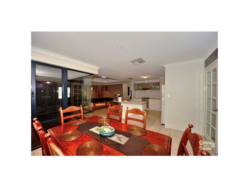 10 Honeymyrtle Grange, Halls Head WA 6210