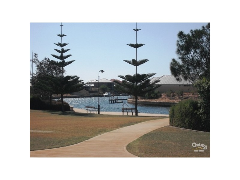 22b Queen Parade, Wannanup WA 6210