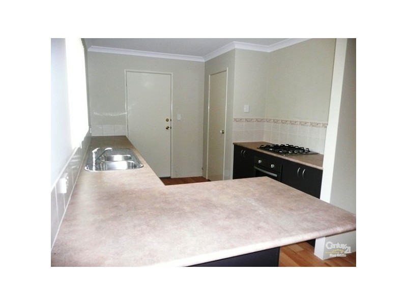 10 Pingle Drive, Greenfields WA 6210