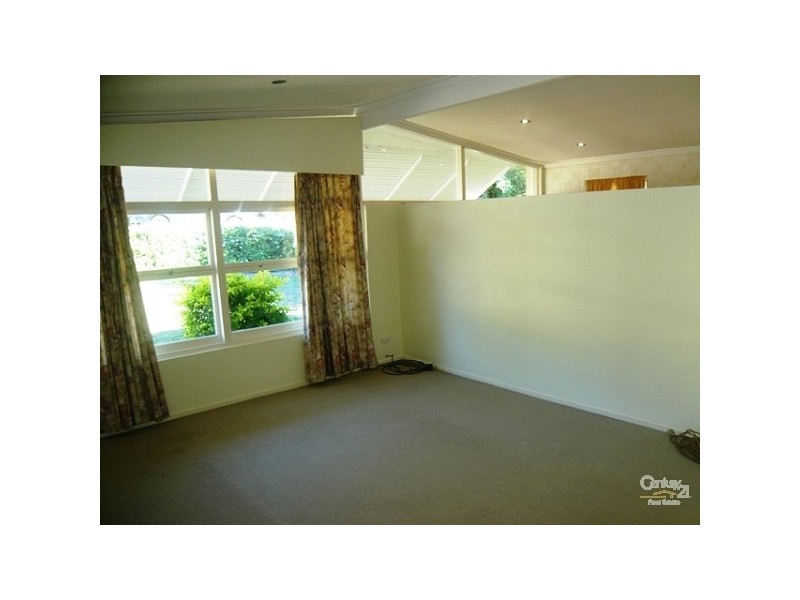 16 Crawford Road, Orelia WA 6167