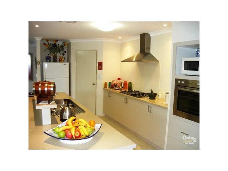 4 Gables Green, Meadow Springs WA 6210