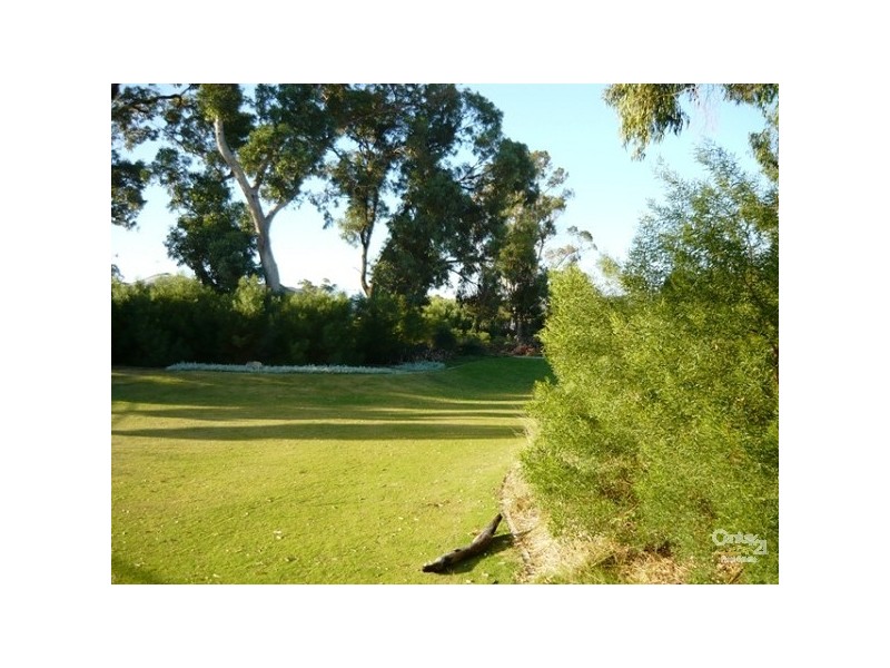 4 Gables Green, Meadow Springs WA 6210