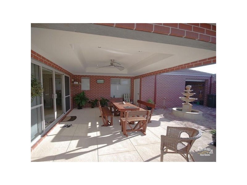 14 Coffs Bend, Secret Harbour WA 6173
