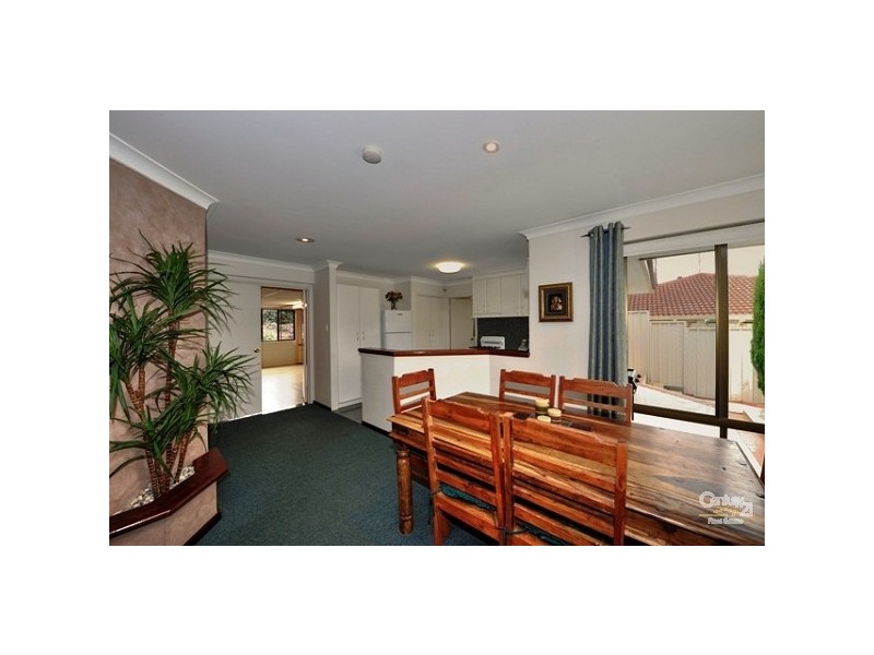 11 Kingfisher Drive, Halls Head WA 6210