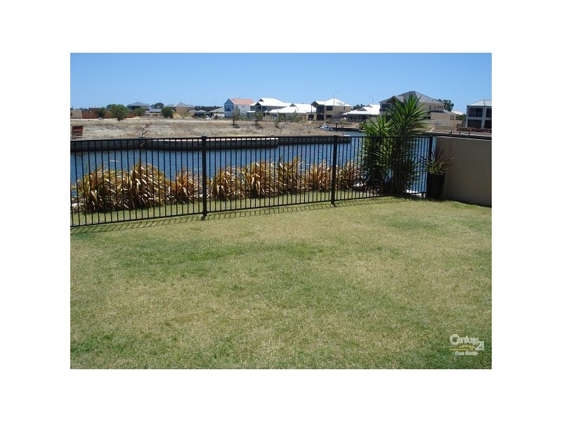 8 Erins Isle MARINERS COVE, Mandurah WA 6210