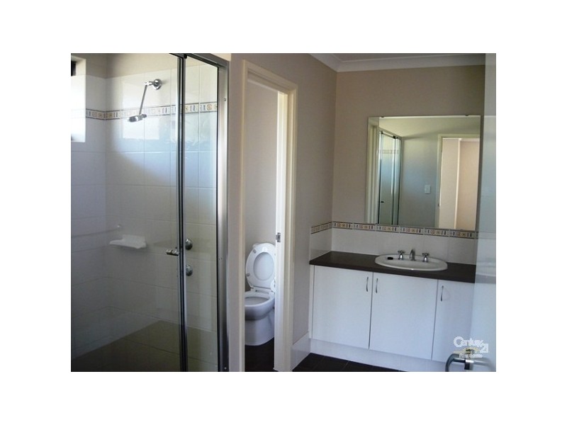 4 Royston Way, Lakelands WA 6180