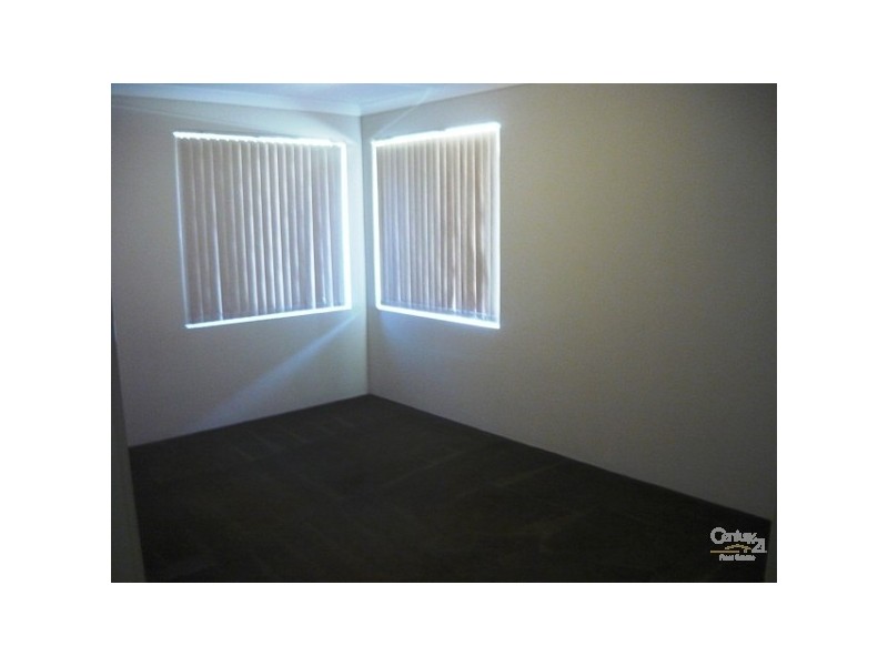 4 Royston Way, Lakelands WA 6180