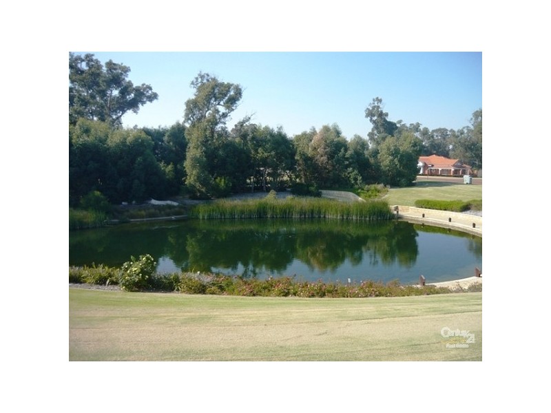 4 Royston Way, Lakelands WA 6180