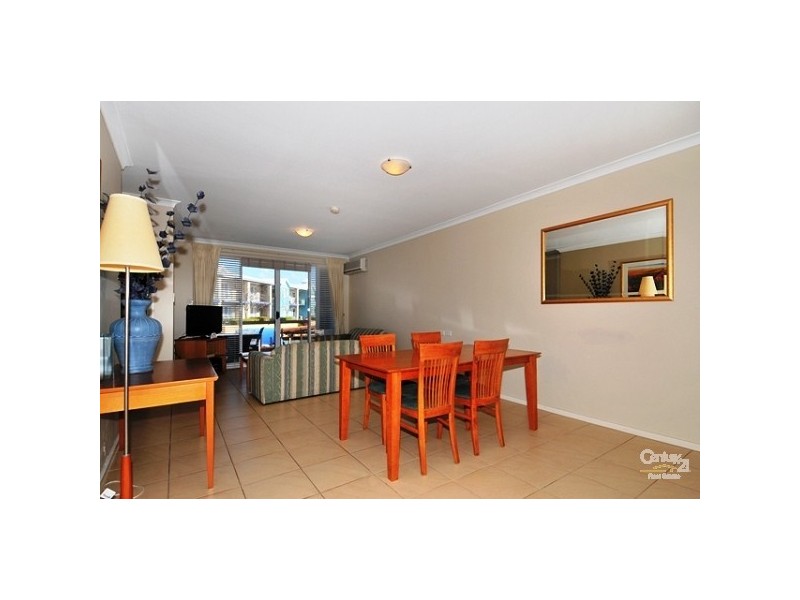 2/20 Apollo Quys, Halls Head WA 6210